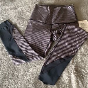 Wunder Under HR Crop 23” Scallop Leggings
